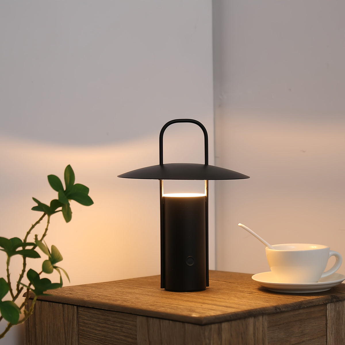 Rechargeable Handle Lantern Table Lamp