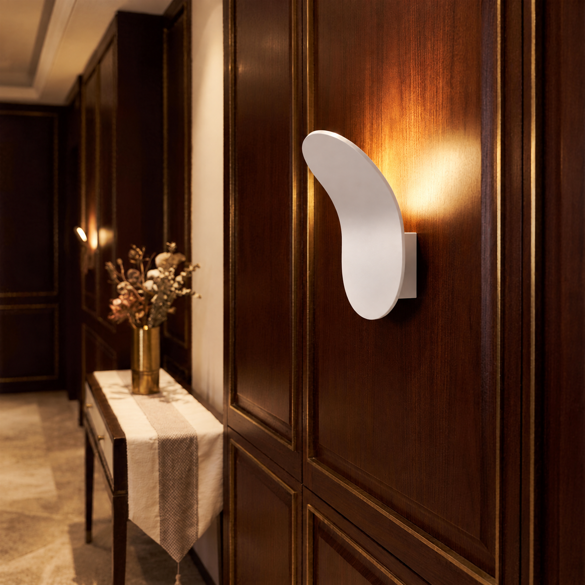 Arlo Curved Minimalist LED Wall Light