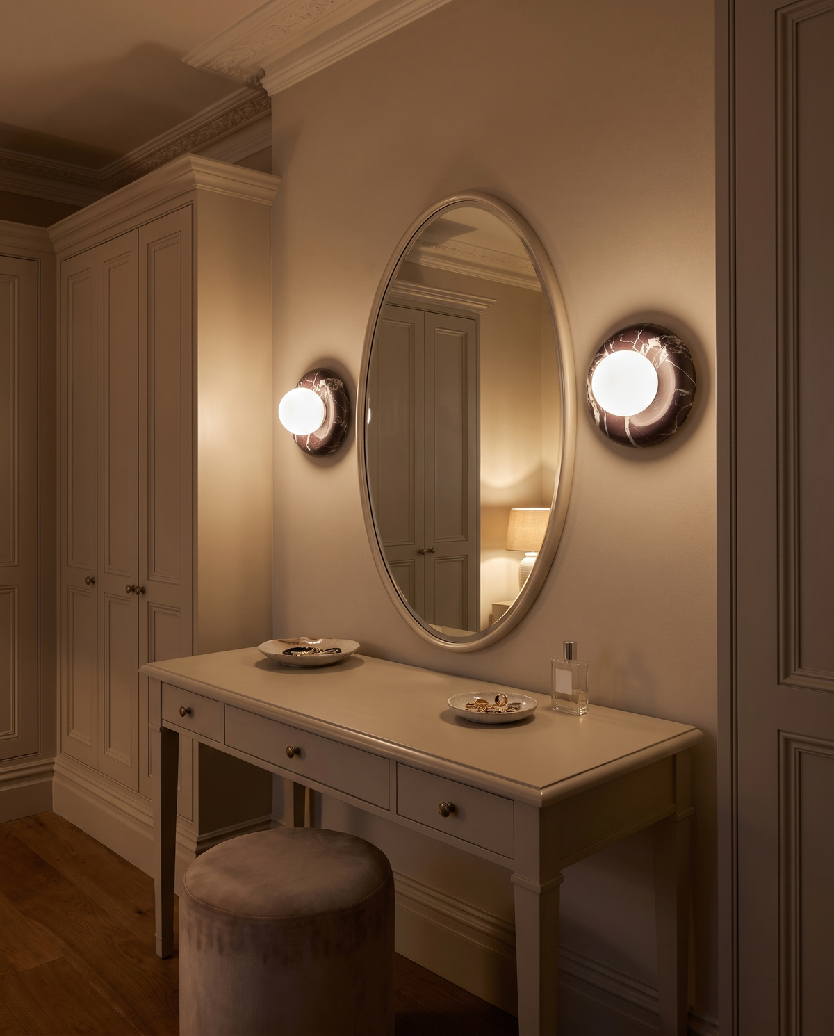 The Cameo Wall Light