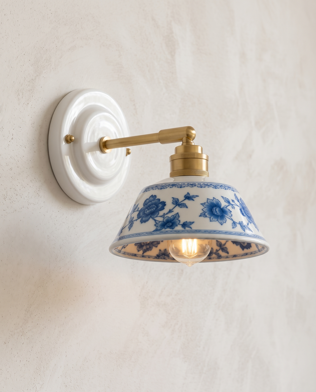 The Delft Wall Light