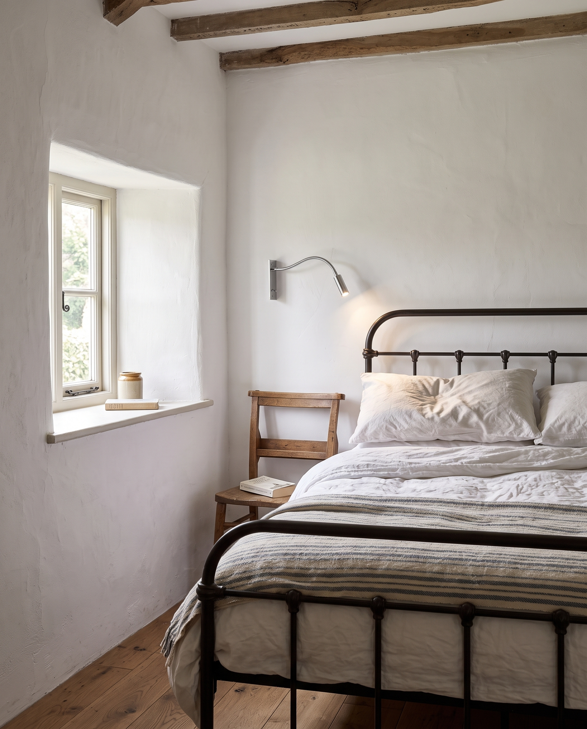 The Lectern Wall Light