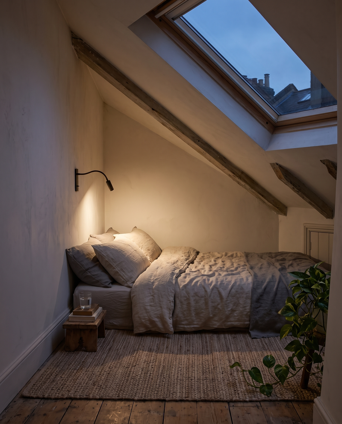 The Lectern Wall Light